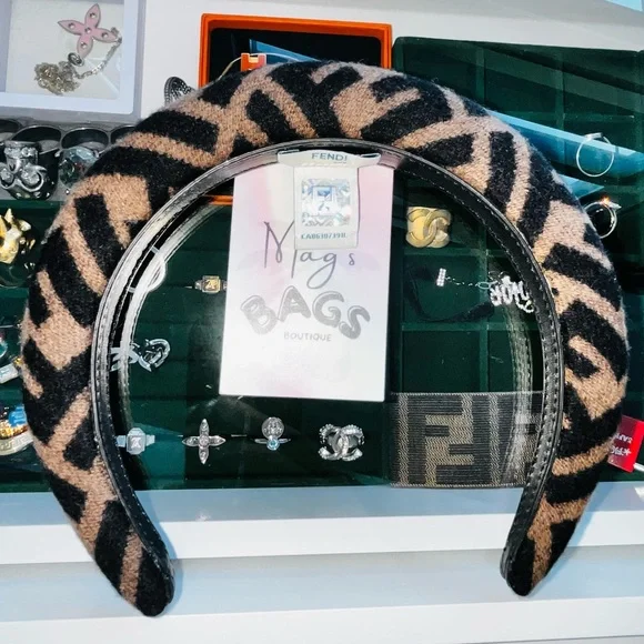 Fendi: Cashmere FF Logo Tobacco Wool Headband (Brown) Fendi Wool Cashmere FF Logo Headband Tobacco 1679429  main image 4